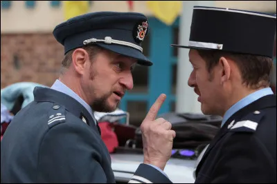 Complétez le titre du film : Rien à...