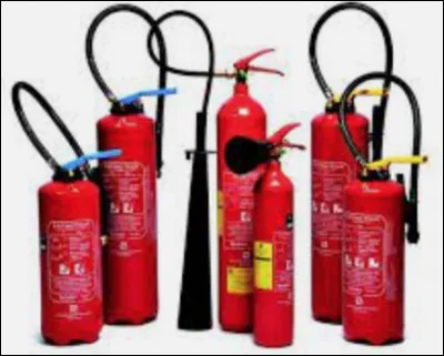 Pour supprimer la source d'énergie du triangle du feu, je dois utiliser un extincteur ?