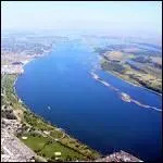 Quel fleuve sert de frontire naturelle entre le Canada et les Etats-Unis ?