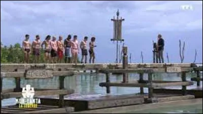 Quel garçon a été le premier à inscrire son nom sur un papier ?