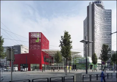 Allons dans une tout autre région et rendons-nous maintenant "place de l'Europe" : nous sommes à ...