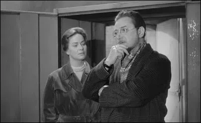 Cette actrice est Louise, l'assistante du le docteur Génessier, (Pierre Brasseur) dans "les Yeux sans visage" :