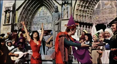 Quelle actrice a été Esmeralda dans "Notre-Dame de Paris" ?