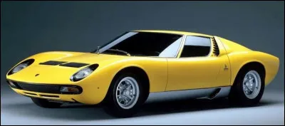 Lors de sa sortie en 1966, cette italienne sportive fit l'effet d'une bombe. Quel est ce constructeur ?