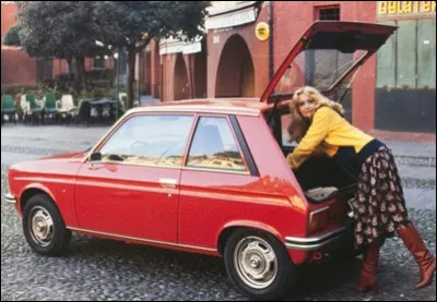 C'est le plus court modèle français des années 70. Quelle est cette voiture ?