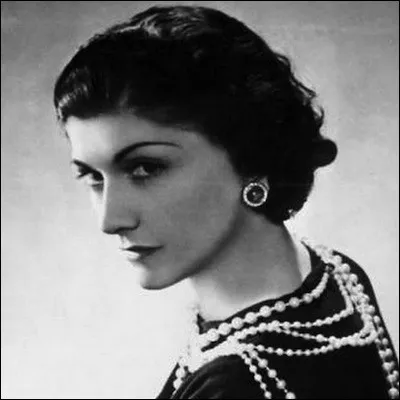 Qui est cette créatrice de mode et grande couturière française, célèbre mondialement pour ses créations de haute couture et ses parfums ?