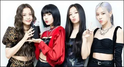 Est-ce que Somi a des liens avec une des Blackpink ?