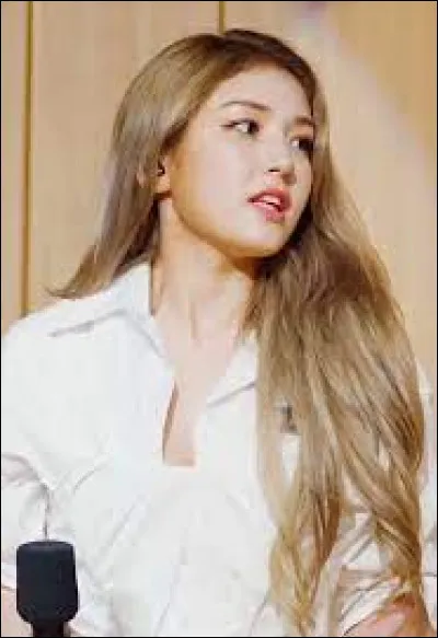 Quel âge avait-elle quand elle est passée pour la 1re fois à la TV ?