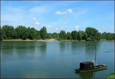 La Seine prend sa source sur le mont Gerbier-de-Jonc dans le Massif central.