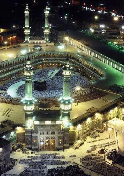 Ce n'était que le début des soucis pour l'Afghanistan qui au XXe siècle, bien que revendiquant son indépendance, ne peut pas résister à un pays qui veut, en le conquérant, accéder à l'océan Indien :