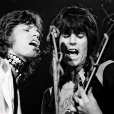 Quelle chanteuse sest fait connaître avec le titre "As Tears Go By" écrit par Mick Jagger et Keith Richards des Rolling Stones ?