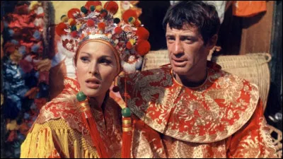 Elle a joué le rôle d'Alexandrine dans "Les Tribulations d'un Chinois en Chine" ; après leur rencontre sur le tournage, Jean-Paul Belmondo divorce et s'installe plusieurs années avec l'actrice. De qui s'agit-il ?