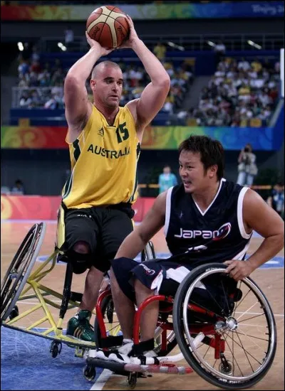 A quel âge la grande Jessica Long a-t-elle été amputée des deux jambes ?