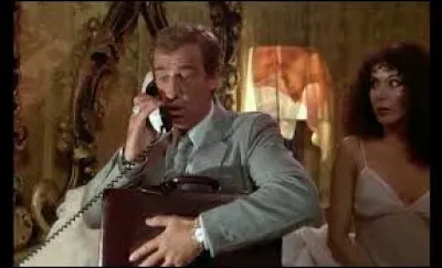 "Vous m'avez déjà fait curer les ongles, inspecter les oreilles et si je vous avais laisser faire vous seriez même devenu familier". Cette réplique vous fait penser au film ...