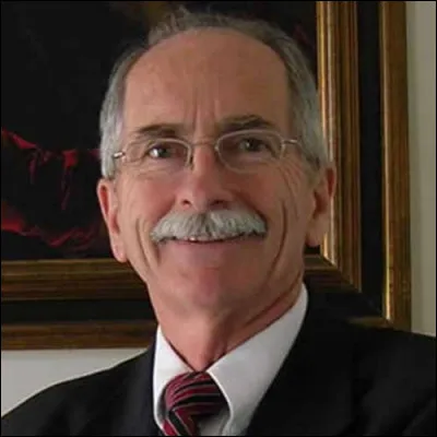 Dale Russell (1937-2019) est un célèbre paléontologue canadien. En 1971 il fut un des premiers à émettre l'hypothèse que la disparition des dinosaures était due à :