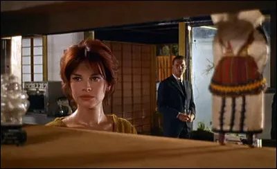 Elle est la jeune Leda Mortoni dans "A double tour" (1959) : c'est ...