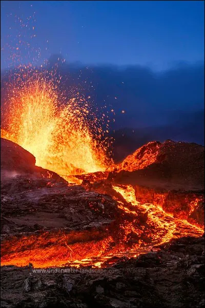 En maths, quand le magma est-il unifère ?