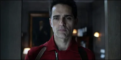 Quel est le prénom de la fille que Berlin viole et garde dans le premier braquage ?