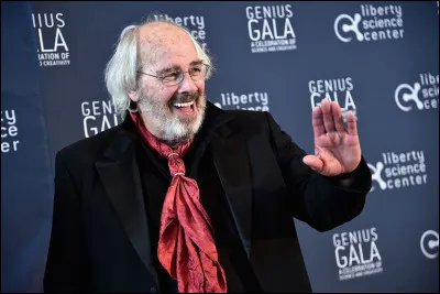 Il défend aussi une autre théorie :