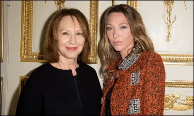 Qui est cette actrice et chanteuse, fille de Nathalie Baye ?