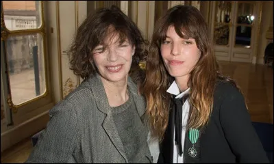 Qui est cette actrice et auteure-compositrice-interprète, fille de Jane Birkin ?
