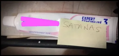 Tout simplement diabolique, comme invitation !
[Quelle est cette marque ?]