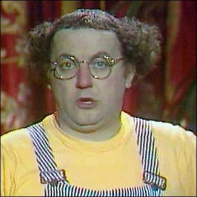 Quel com&eacute;dien et dramaturge, auteur des "Semelles de la nuit", a cofond&eacute; le Caf&eacute; de la Gare avec Coluche ?