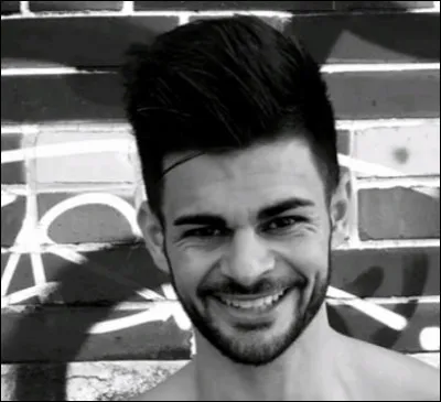 Comment s'appelle ce youtubeur ?