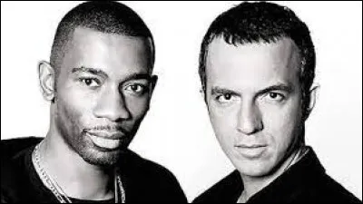 Selon le titre d'une chanson de Calogero,''Face &agrave; la mer'', il aurait d&ucirc;...