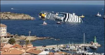 Le naufrage du Costa Concordia survenu en Méditerranée, a eu lieu le 13 janvier 2012.