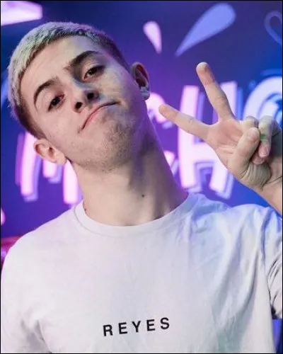 Quel est le nom complet de Michou ?