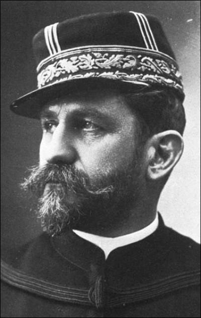 &Agrave; quelle date attribue-t-on le d&eacute;but du Boulangisme, mouvement belliqueux et revanchard vis-&agrave;-vis de l'Allemagne ?