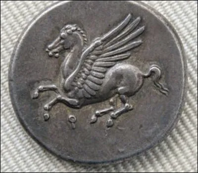 Quelle déesse grecque donne à Bellerophon la bride d’or pour dresser Pégase ?