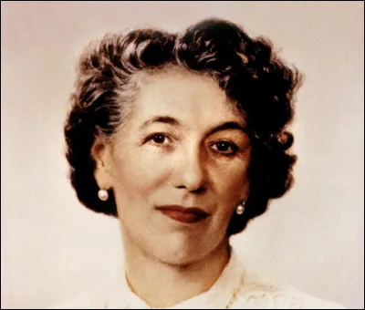 ''Boum'' est un personnage fictif de la série romanesque du même nom pour la jeunesse, dont l'auteur est Enid Blyton. Quelle série n'est PAS d'elle ?