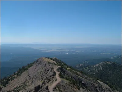 Quel est le point culminant de Yellowstone ?