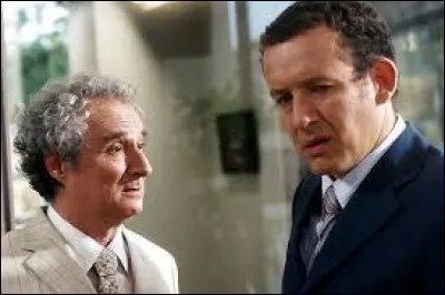 Quel est le problème de Charles, quand il a acheté une maison auprès d'un agent immobilier, qui s'avère être un bel arnaqueur ?