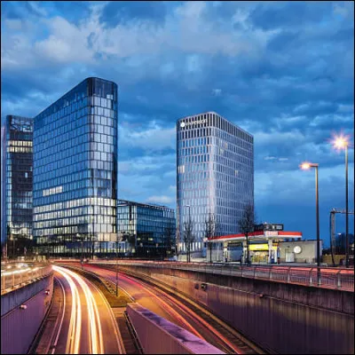 La onzième, peuplée de 1,55 million d'habitants, est une ville allemande :