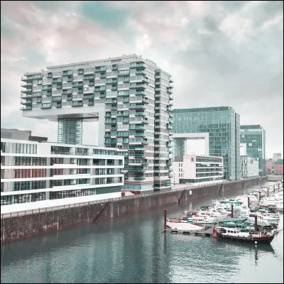 La quinzième, avec 1 million d'habitants est une ville allemande :