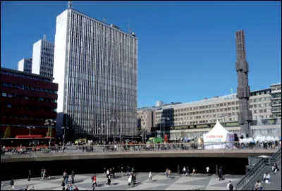 La dix-septième, la plus peuplée des capitales de l'Europe du nord, compte 965 000 habitants :