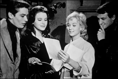 Quellle actrice accompagne Belmondo dans "Sois belle et tais-toi" ?