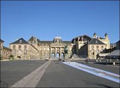 Quel est ce ch&acirc;teau ? Celui de...