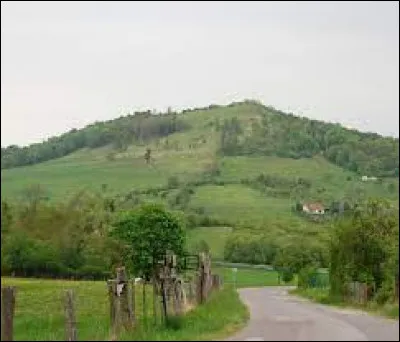 Le point culminant du d&eacute;partement est...