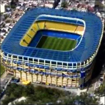 Quel club argentin de football, qui joue &agrave; domicile au stade de la Bombonera, d&eacute;tient le record du nombre de finales de la Copa Libertadores, avec 11 finales, dont 6 gagn&eacute;es ?