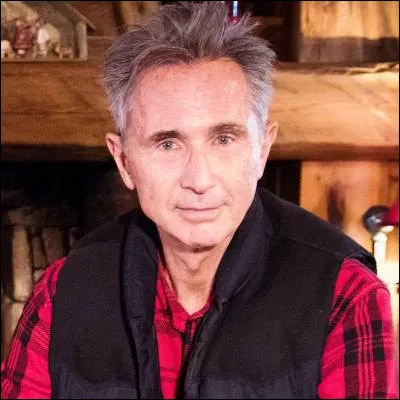 Dans quel film Thierry Lhermitte veut-il divorcer de sa femme, partie en Amazonie ?