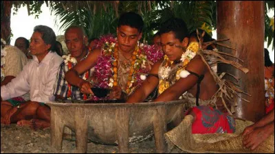 Comment appelle-t-on la danse traditionnelle de Wallis ?