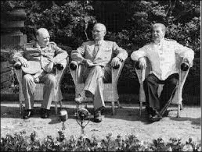 Quelle a été l'attitude du pays lors de la seconde guerre mondiale ?