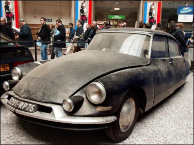 Ce 8 septembre, l'OAS tente d'assassiner de Gaulle : c'est l'attentat de Pont-sur-Seine, en ...