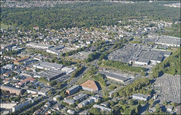 Ville de la Seine-Saint-Denis, située dans l'est du département, bordée par le canal de l’Ourcq, peuplée de 45 000 habitants :