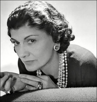 Complétez cette phrase : la beauté commence au moment où vous décidez d'être...