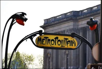 Véritable patrimoine que le métro parisien qui, depuis 2020, comptabilise 304 stations et 387 points d'arrêts. Les travaux de la plus vieille station de métro ont commencé en 1898 et ont permis à la ligne 1 d'être inaugurée le 19 juillet 1900 pour l'exposition universelle. 
Sauriez-vous dire quelle est cette station historique ?